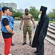 Встреча настоятеля храма Державной иконы Божией Матери в Чертанове игумена Митрофана с представителем воинского подразделения, которому на приходе регулярно оказывается помощь