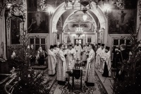 Епископ Фома совершил заупокойную Литургию в храме Ризоположения на Донской