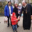 Пасхальное поздравление многодетных семей в храме Живоначальной Троицы в Чертанове