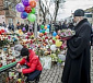 Архиереи Кузбасской митрополии посетили сгоревший торговый центр и оперативный штаб в Кемерове