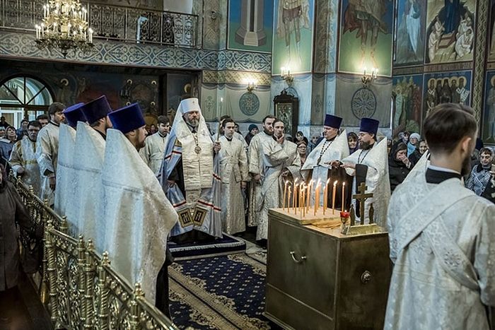 Заупокойное богослужение по погибшим в Знаменском кафедральном соборе